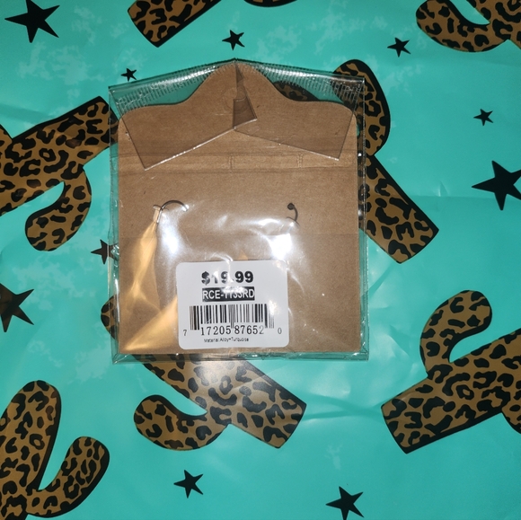 Rustic Couture's Boho Style Red Earrings - Picture 2 of 3